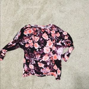 Jennifer Lopez cold shoulder 3/4 sleeve top